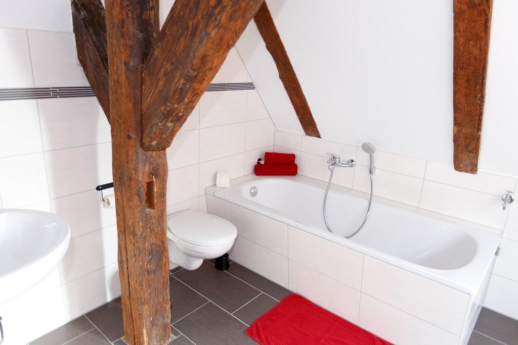 Pension Altes Burghotel Neustadt-Glewe Exterior photo